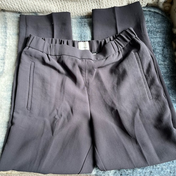 Aritiza Woman’s Ankle Cropped Straight-Leg Trousers - Picture 4 of 5